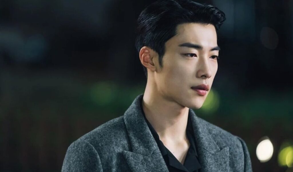 Kim Geon-woo from bloodhounds season 2 whose characters is played by Korean actor Woo Do-hwan