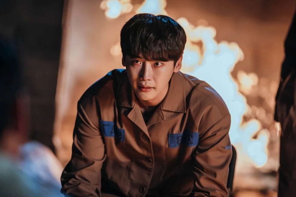 Lee Jong-suk as Park Chang-ho in Big Mouth and the main lead and character 