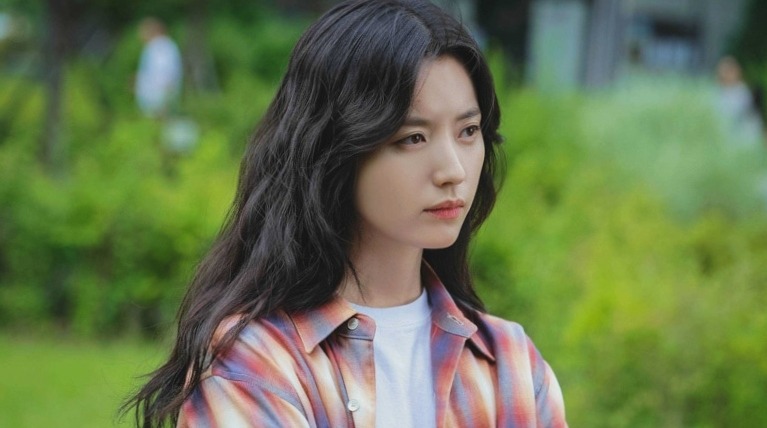 1. Han Hyo-joo as Yoon Sae-bom in Happiness Korean Drama