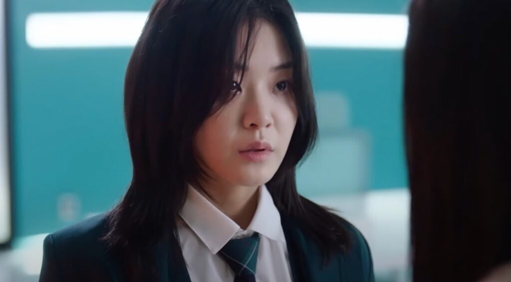 Chung Su Bin as Woo Seul Gi in Friendly Rivalry