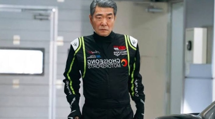 Son Hyun-joo as Kang Yong-ho in Reborn Rookie