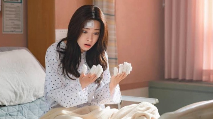 Ha Young as Go Eun-sae in Our Sticky Love